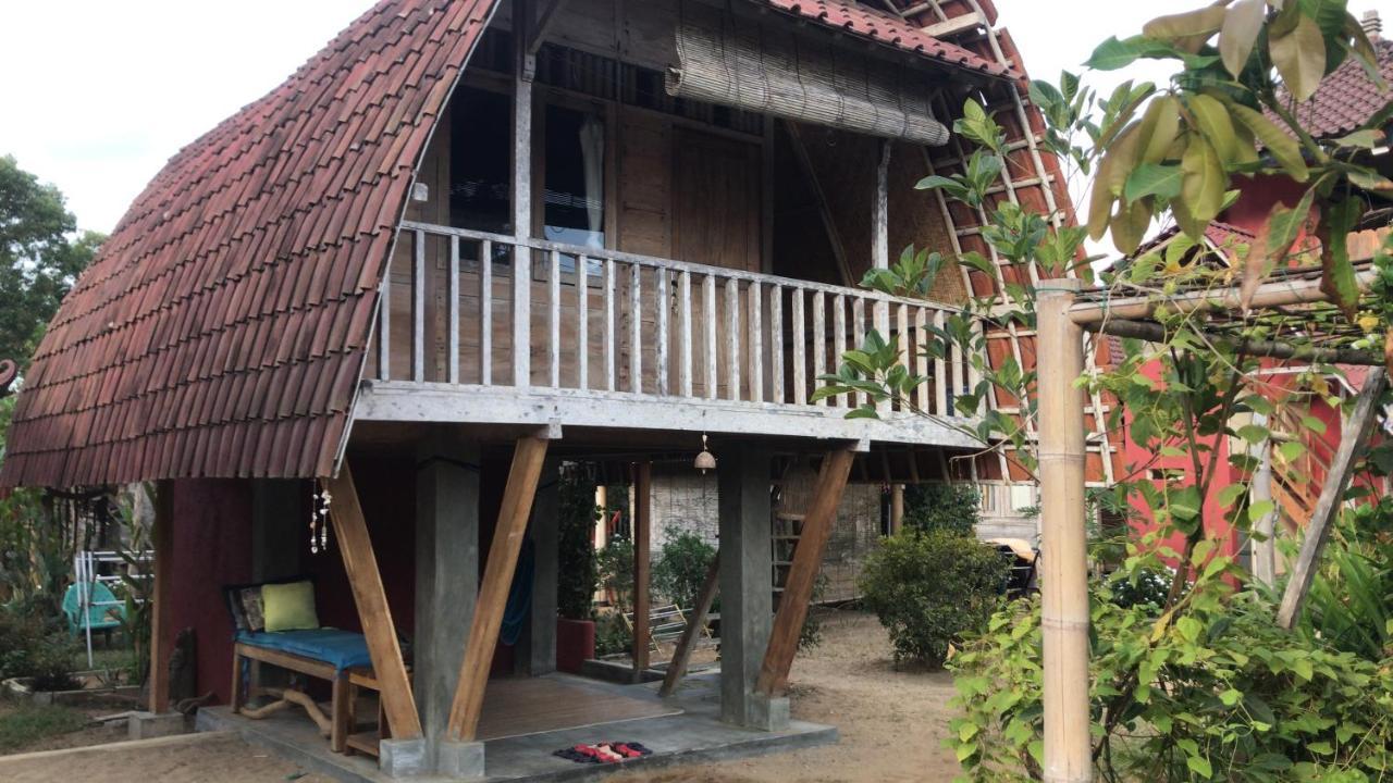 Harry'S Ocean House Pacitan Apartment Exterior photo